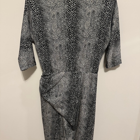 Dress by Femme de Carrière. - Picture 2 of 5